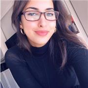 Soy estudiante de farmacia, llevo 5 años dando clases de Inglés y Francés.